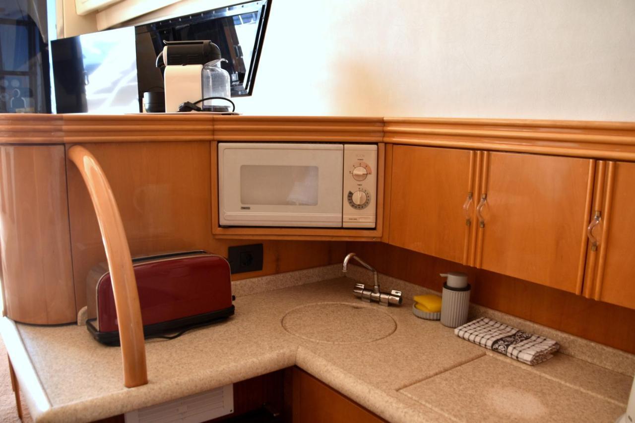 Luxury Yacht Kamikara Hotell San Miguel de Abona Eksteriør bilde